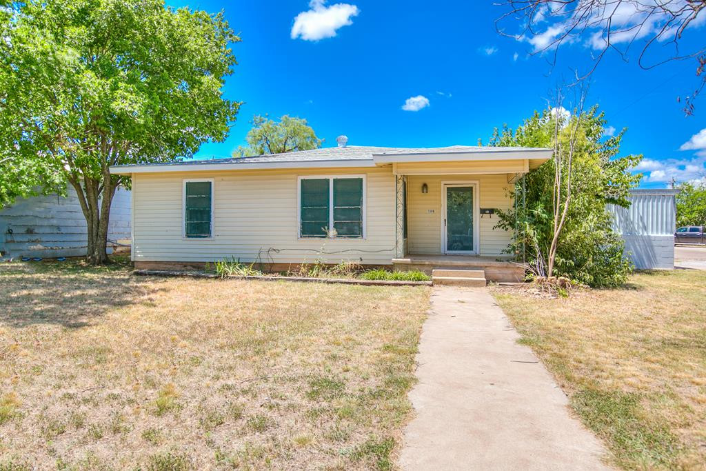 1309 North 5th Street Ballinger, TX 76821 - Photo 1 of 32 Main View