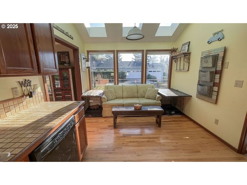 6007 View Loop Florence, OR 97439 - Photo 7 of 44 Gallery Image 7