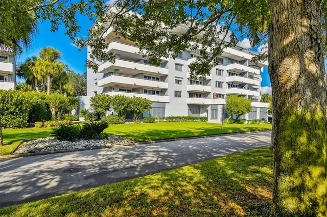 $2,000 | 1000 Riverside Drive, Unit B104, Palmetto, FL 34221