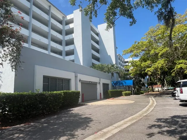 $2,000 | 1000 Riverside Drive, Unit B104, Palmetto, FL 34221