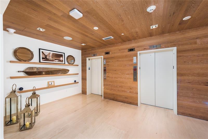401 North Birch Road, Unit 1012 Fort Lauderdale, FL 33304 - Photo 42 of 44 a view of a livingroom with washer and dryer