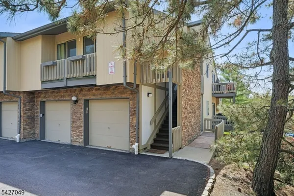 $515,000 | 45 Colton Circle, West Orange, NJ 07052