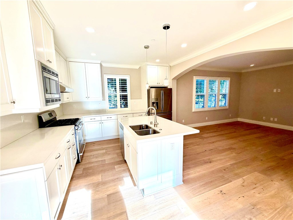 56 Strawberry Grove Irvine, CA 92620 - Photo 7 of 24