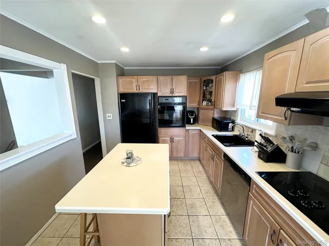 $3,800 | 133 Cleveland Avenue, Unit 2, Long Beach, NY 11561