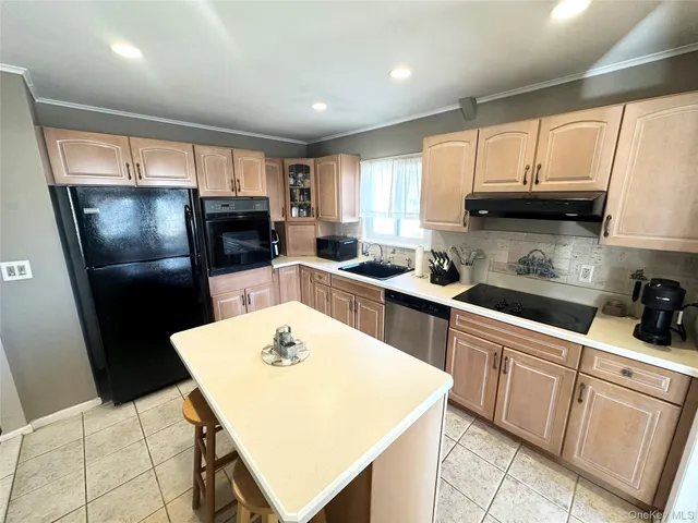 $3,800 | 133 Cleveland Avenue, Unit 2, Long Beach, NY 11561