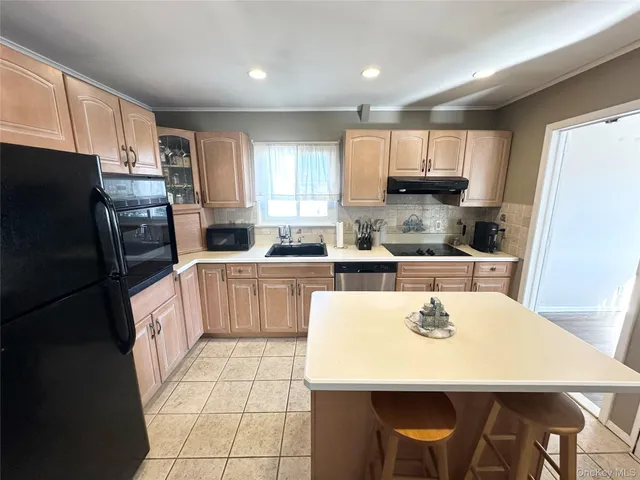 $3,800 | 133 Cleveland Avenue, Unit 2, Long Beach, NY 11561