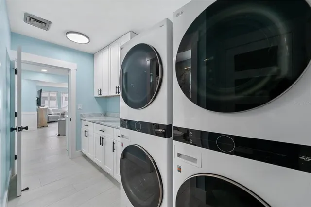 $2,000,000 | 2726 North Beach Road, Englewood, FL 34223