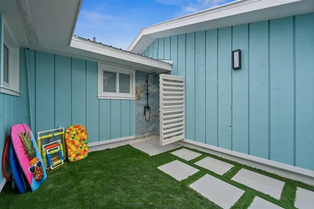 $2,000,000 | 2726 North Beach Road, Englewood, FL 34223