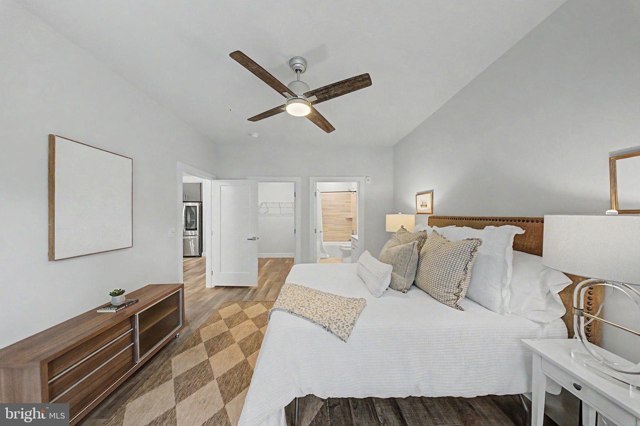 1761 Old Meadow Road, Unit 220 McLean, VA 22102 - Photo 16 of 32 2nd Bedroom