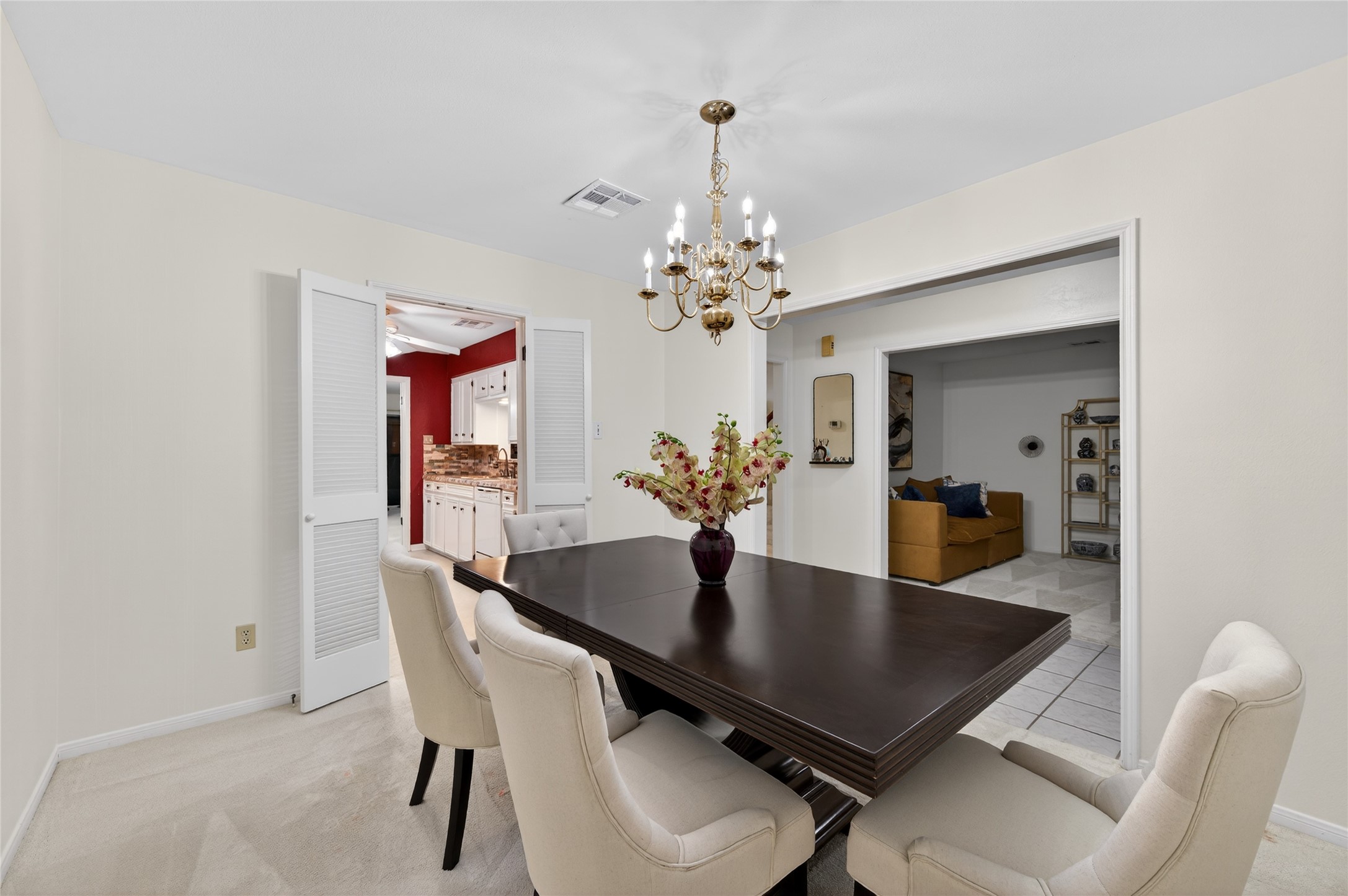 14724 Perthshire Road, Unit F Houston, TX 77079 - Photo 7 of 33 Gallery Image 7