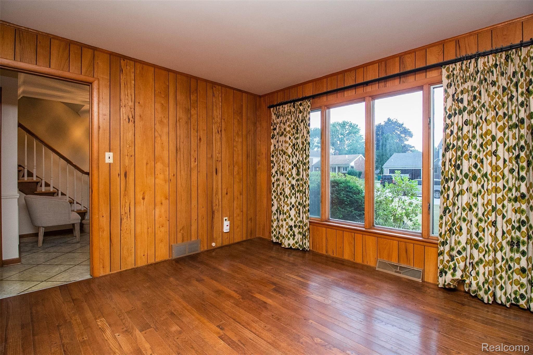 35925 Johnstown Road Farmington, MI 48335 - Photo 19 of 46 23.jpg