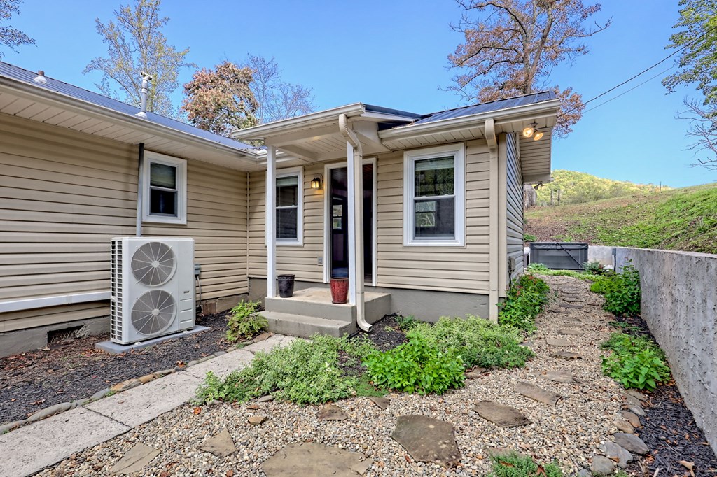 1306 Hot House Road Hayesville, NC 28904 - Photo 19 of 99