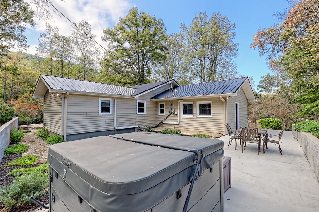 1306 Hot House Road Hayesville, NC 28904 - Photo 27 of 99