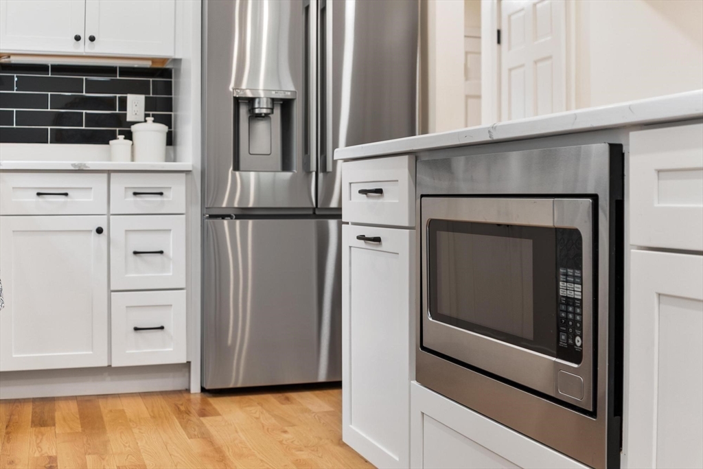 368 Hill Road Boxborough, MA 01719 - Photo 5 of 38