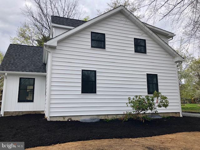4785 Wismer Road New Hope, PA 18938 - Photo 4 of 23 Right Side