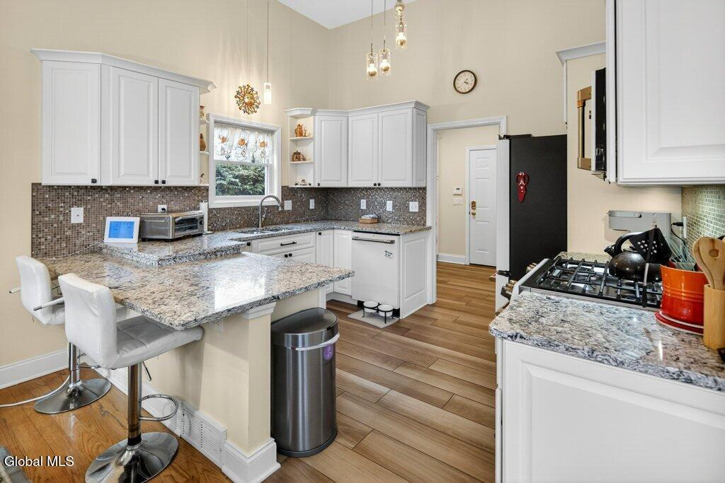 1 Conway Circle Colonie, NY 12211 - Photo 11 of 52 011-009_DSC00353_m