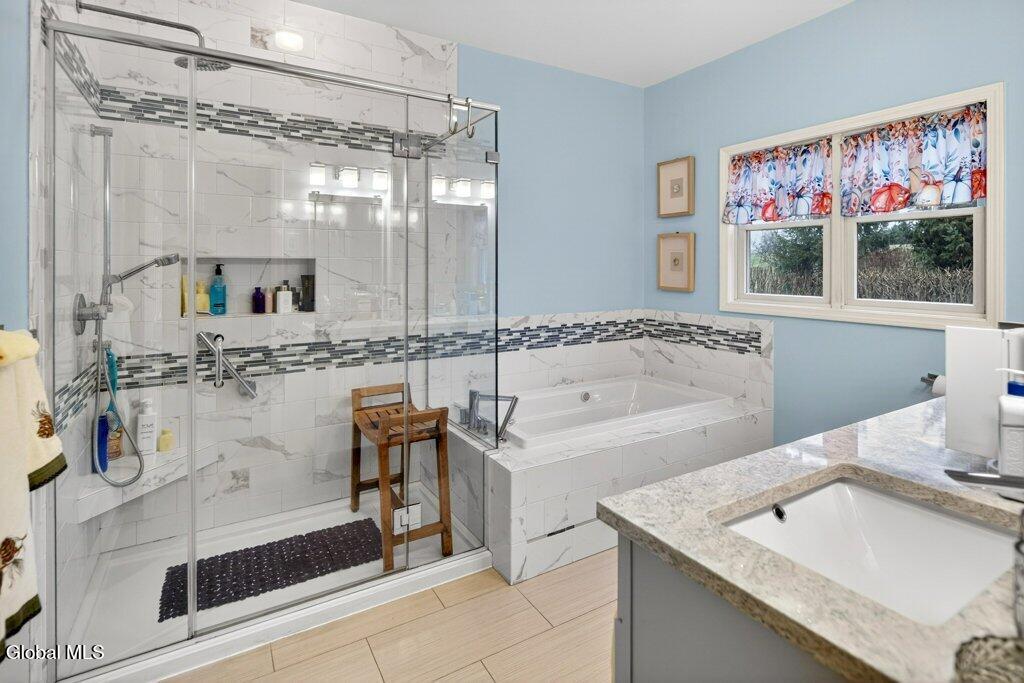 1 Conway Circle Colonie, NY 12211 - Photo 20 of 52 020-022_DSC00254_m