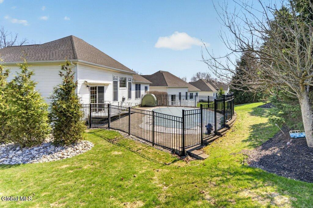 1 Conway Circle Colonie, NY 12211 - Photo 39 of 52 039-038_DSC01931_m