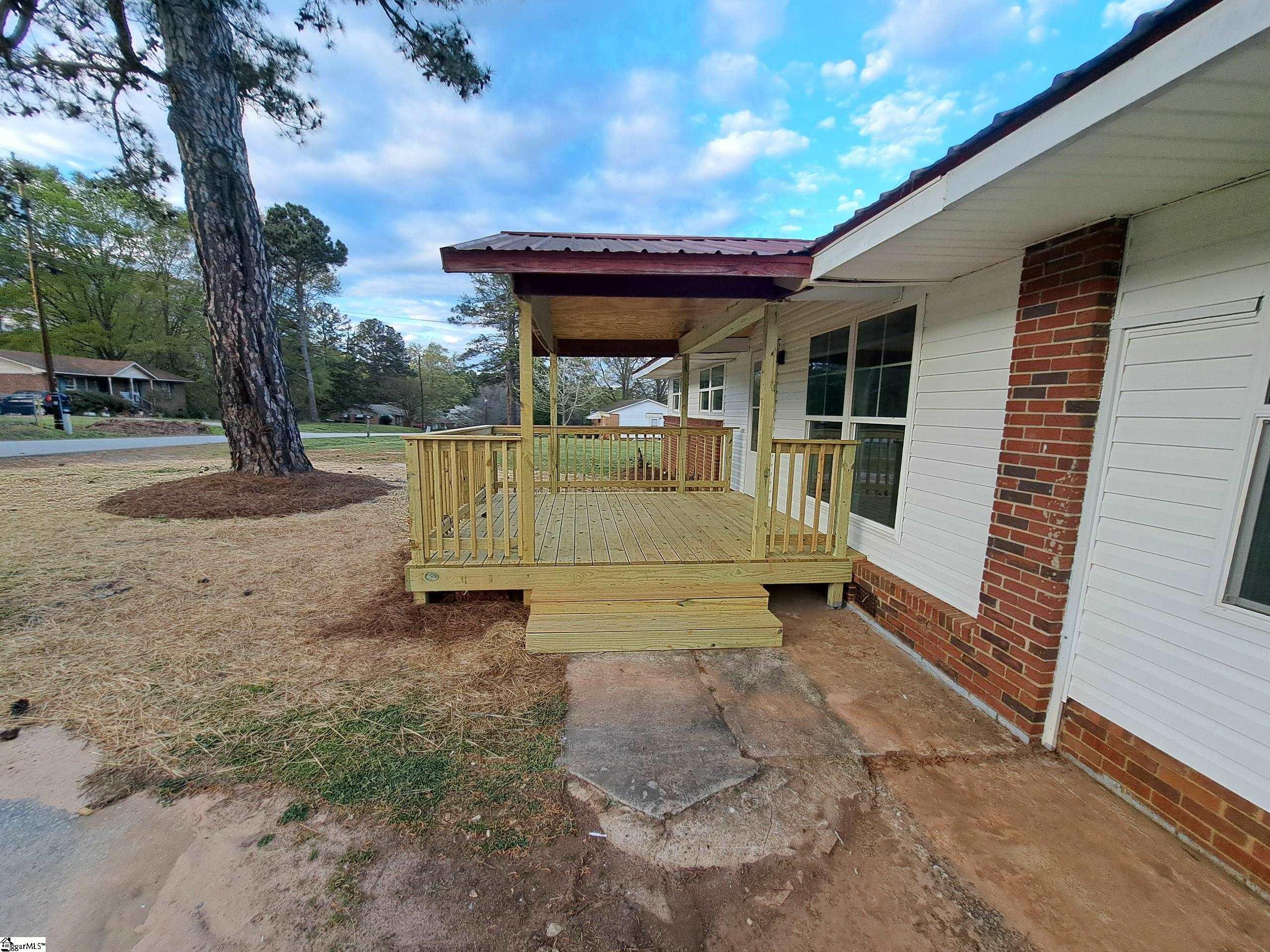 177 Sherman Drive Laurens, SC 29360 - Photo 3 of 21