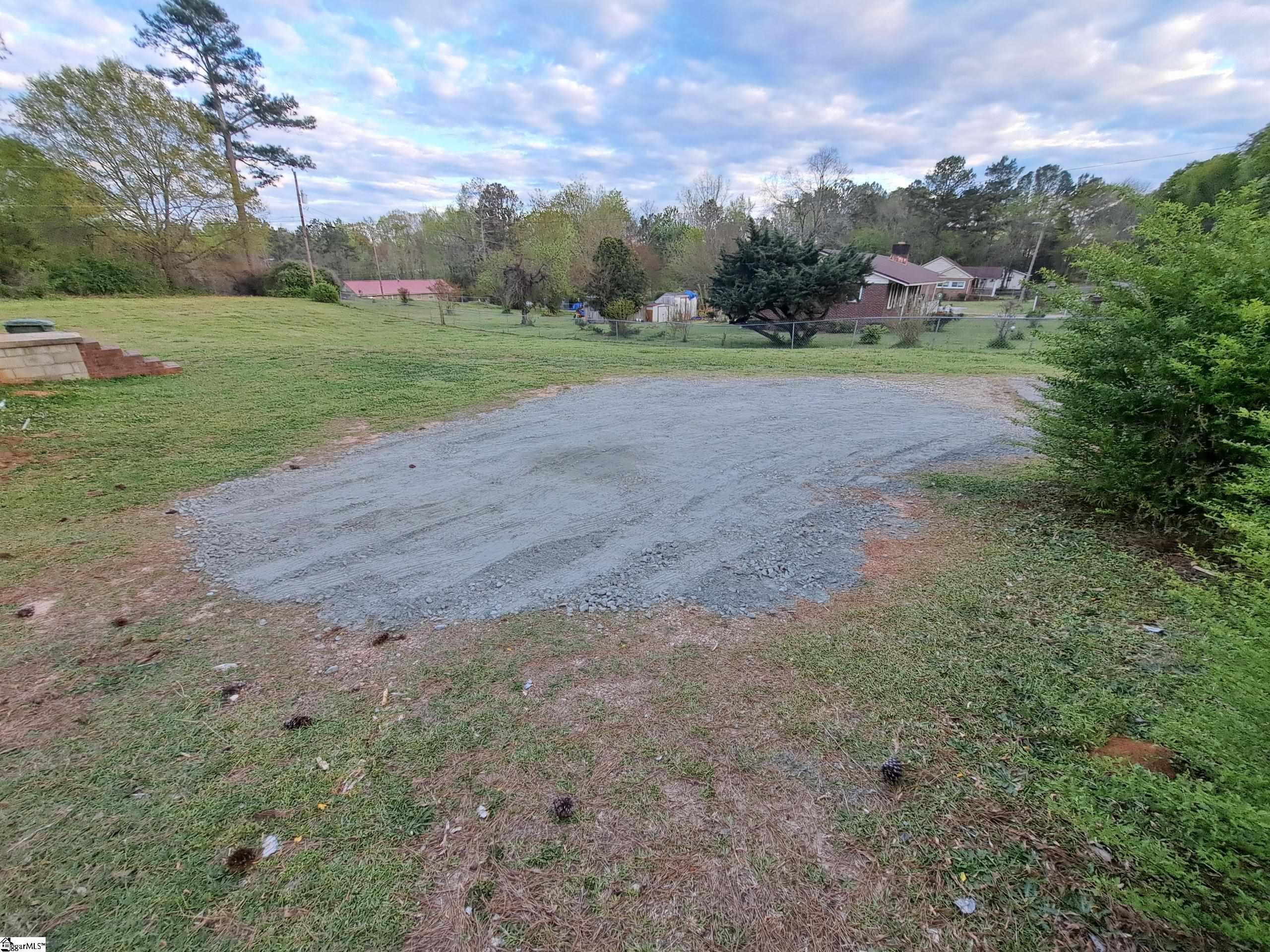 177 Sherman Drive Laurens, SC 29360 - Photo 4 of 21