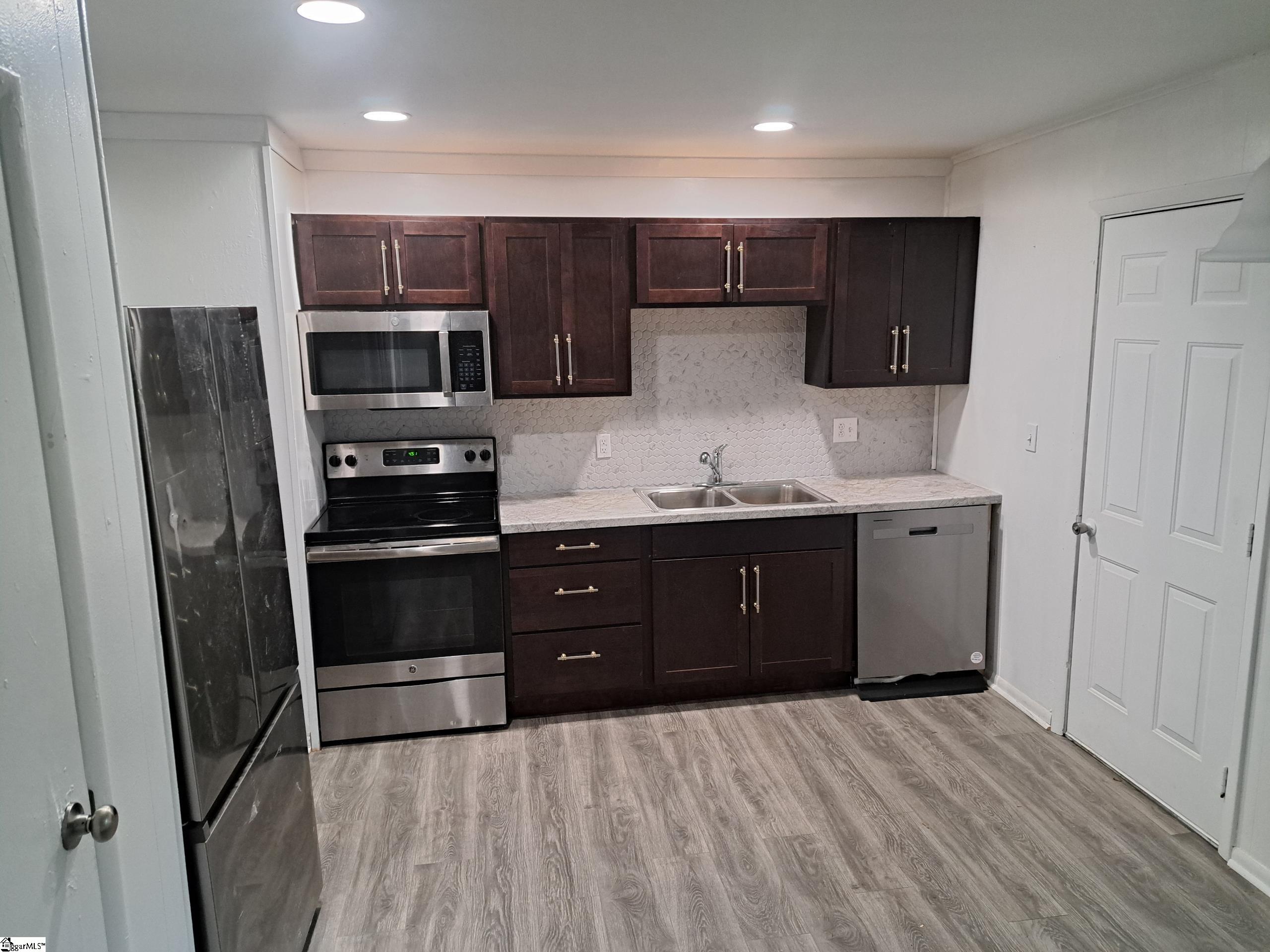 177 Sherman Drive Laurens, SC 29360 - Photo 8 of 21