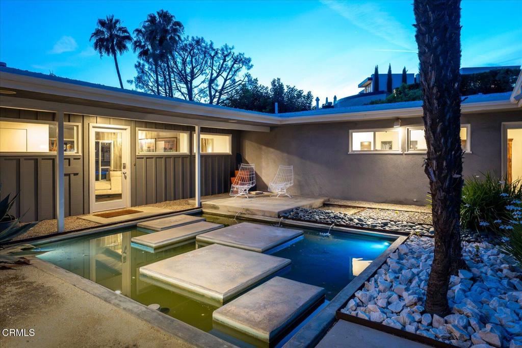 1900 Ransom Road Glendale, CA 91201 - Photo 6 of 64 25-Courtyard at Twilight