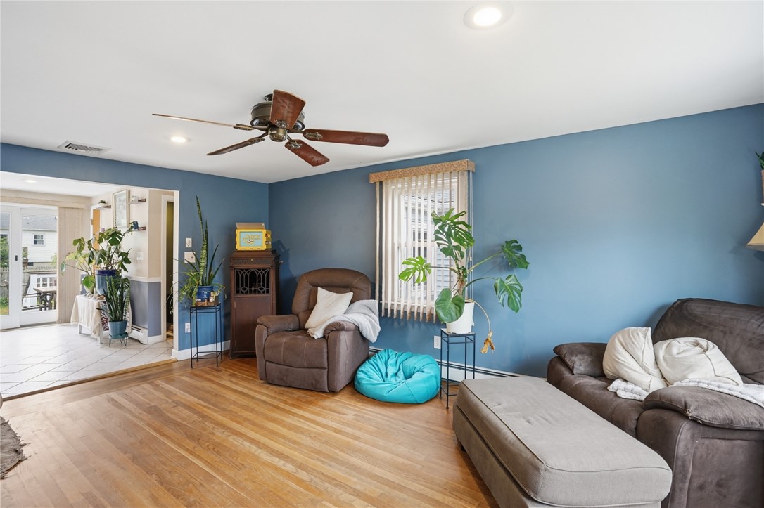 14 Beatrice Avenue Warwick, RI 02889 - Photo 7 of 31