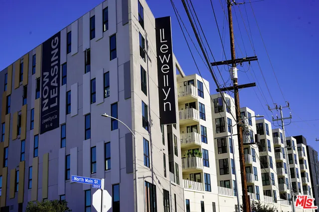 $3,405 | 1101 North Main Street, Unit B325, Los Angeles, CA 90012