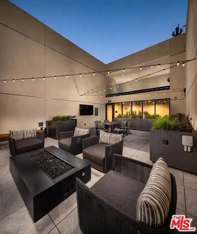 $3,405 | 1101 North Main Street, Unit B325, Los Angeles, CA 90012