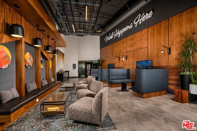 $3,405 | 1101 North Main Street, Unit B325, Los Angeles, CA 90012