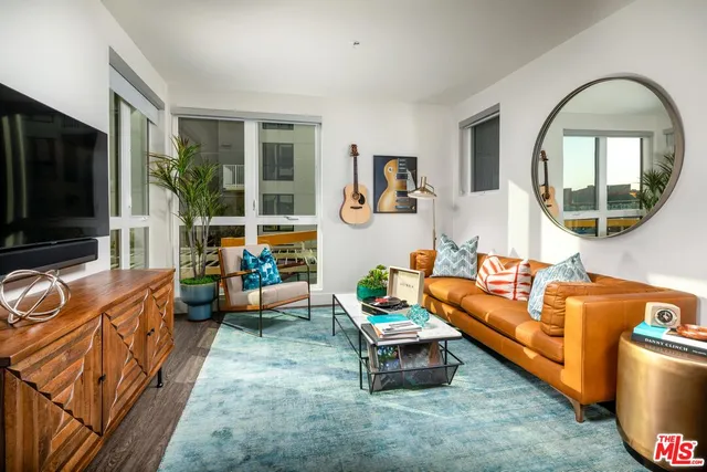 $3,405 | 1101 North Main Street, Unit B325, Los Angeles, CA 90012