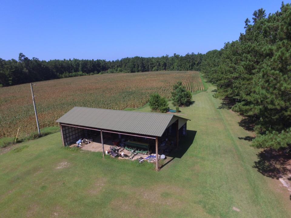 528 Dennis Ridge Road Bonneau, SC 29431 - Photo 3 of 19 image
