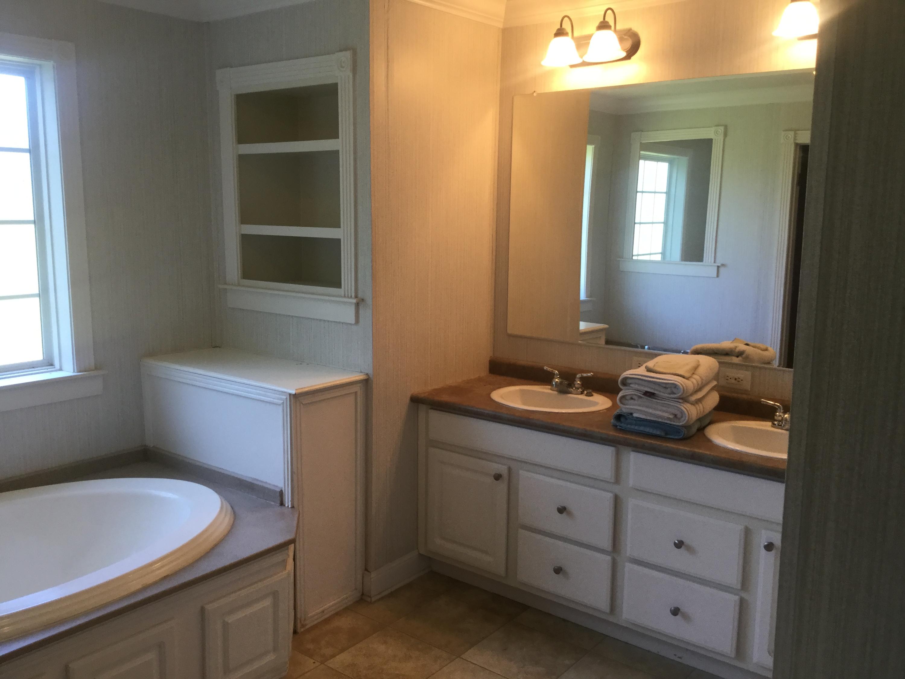 528 Dennis Ridge Road Bonneau, SC 29431 - Photo 8 of 19 image