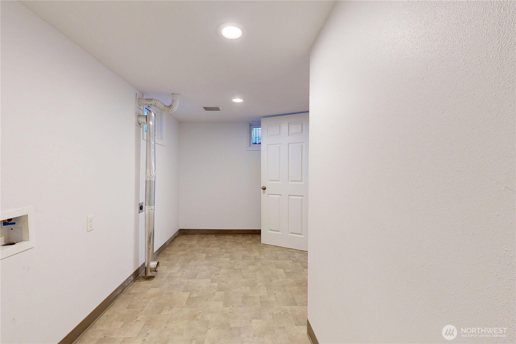 1303 Modoc Street Walla Walla, WA 99362 - Photo 29 of 40 a view of an empty room