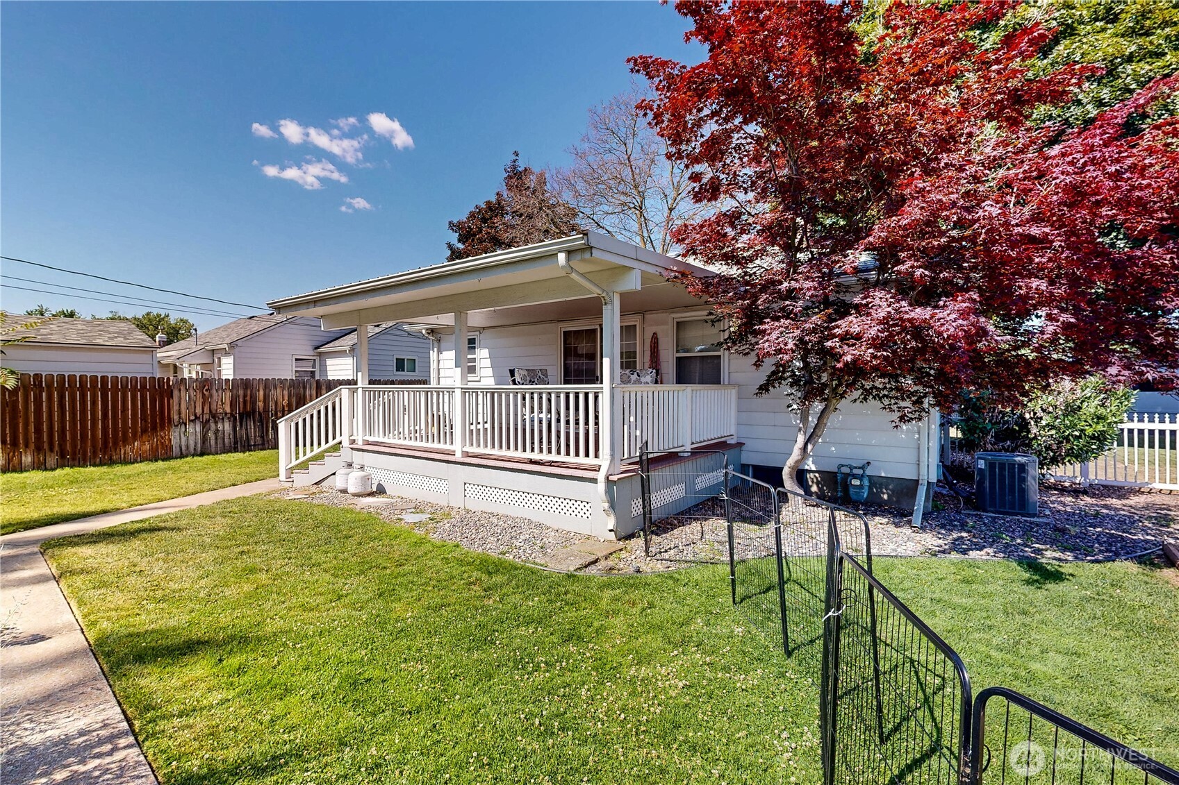 1303 Modoc Street Walla Walla, WA 99362 - Photo 39 of 40 a view of a house with backyard and sitting area