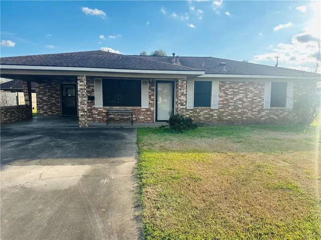 $149,900 | 1708 Oak Manor Drive, Bunkie, LA 71322