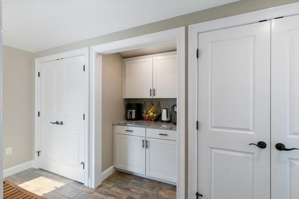 17 Old Essex Road Manchester, MA 01944 - Photo 16 of 40