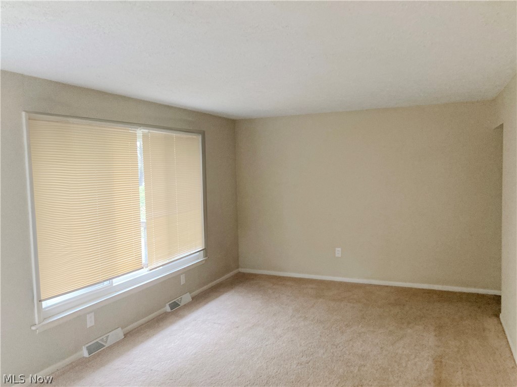 4953 Stevens Road Akron, OH 44319 - Photo 2 of 14 View of carpeted living room