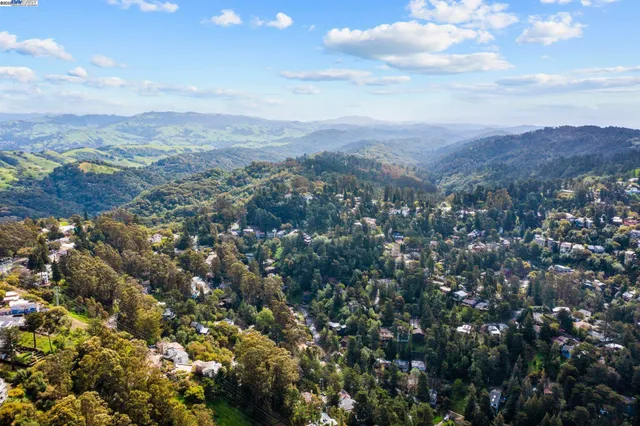 $599,000 | 7635 Skyline Boulevard, Oakland, CA 94611