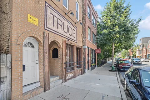 $3,750 | 1935 North Damen Avenue, Unit 2, Chicago, IL 60647
