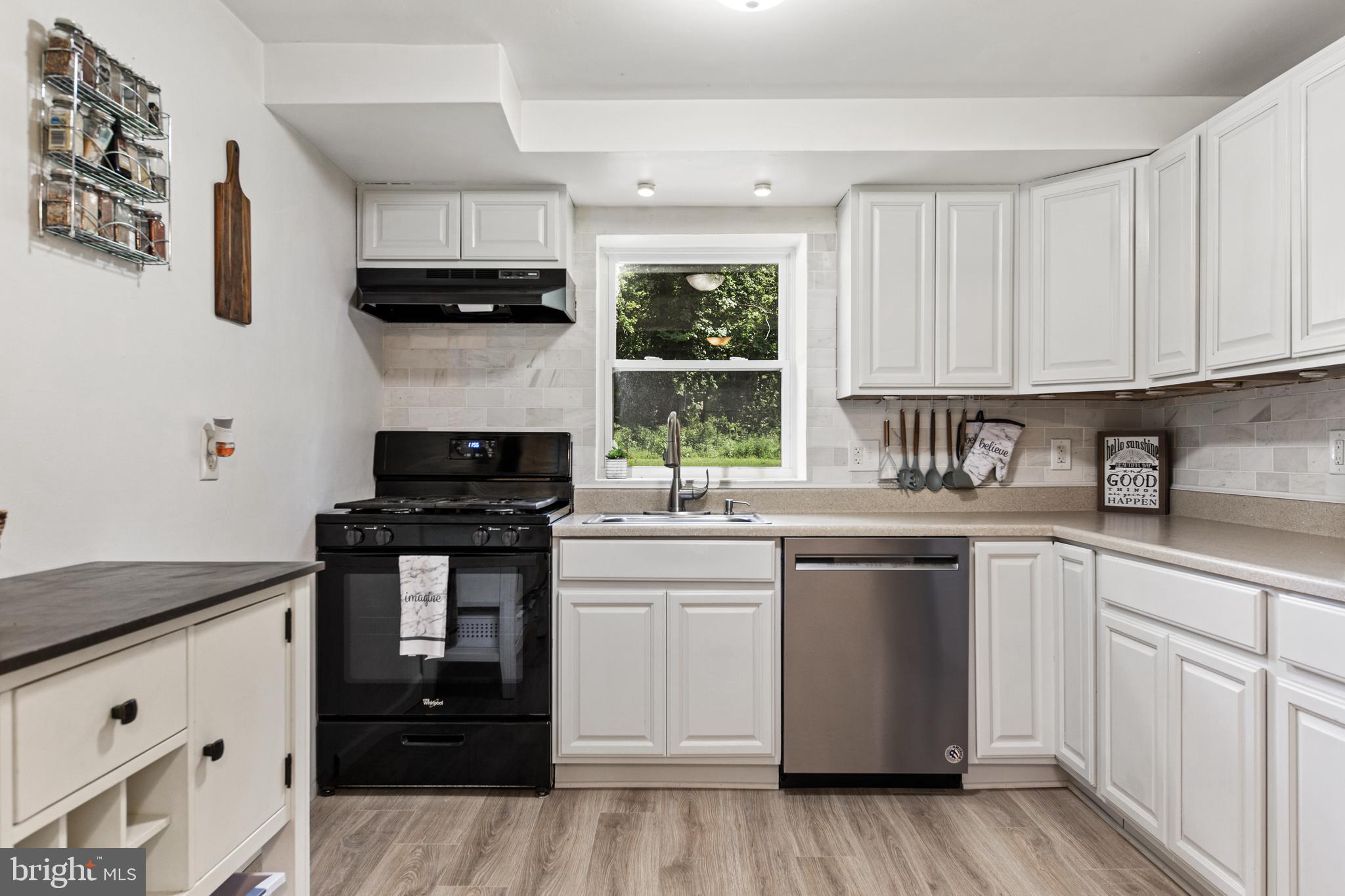 1530 Pitman Downer Road Williamstown, NJ 08094 - Photo 4 of 28 Gallery Image 4
