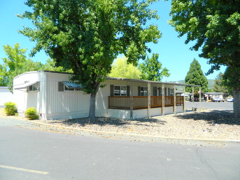 301 Bandy Way Grants Pass, OR 97526 - Photo 3 of 30 Front, Corner Lot
