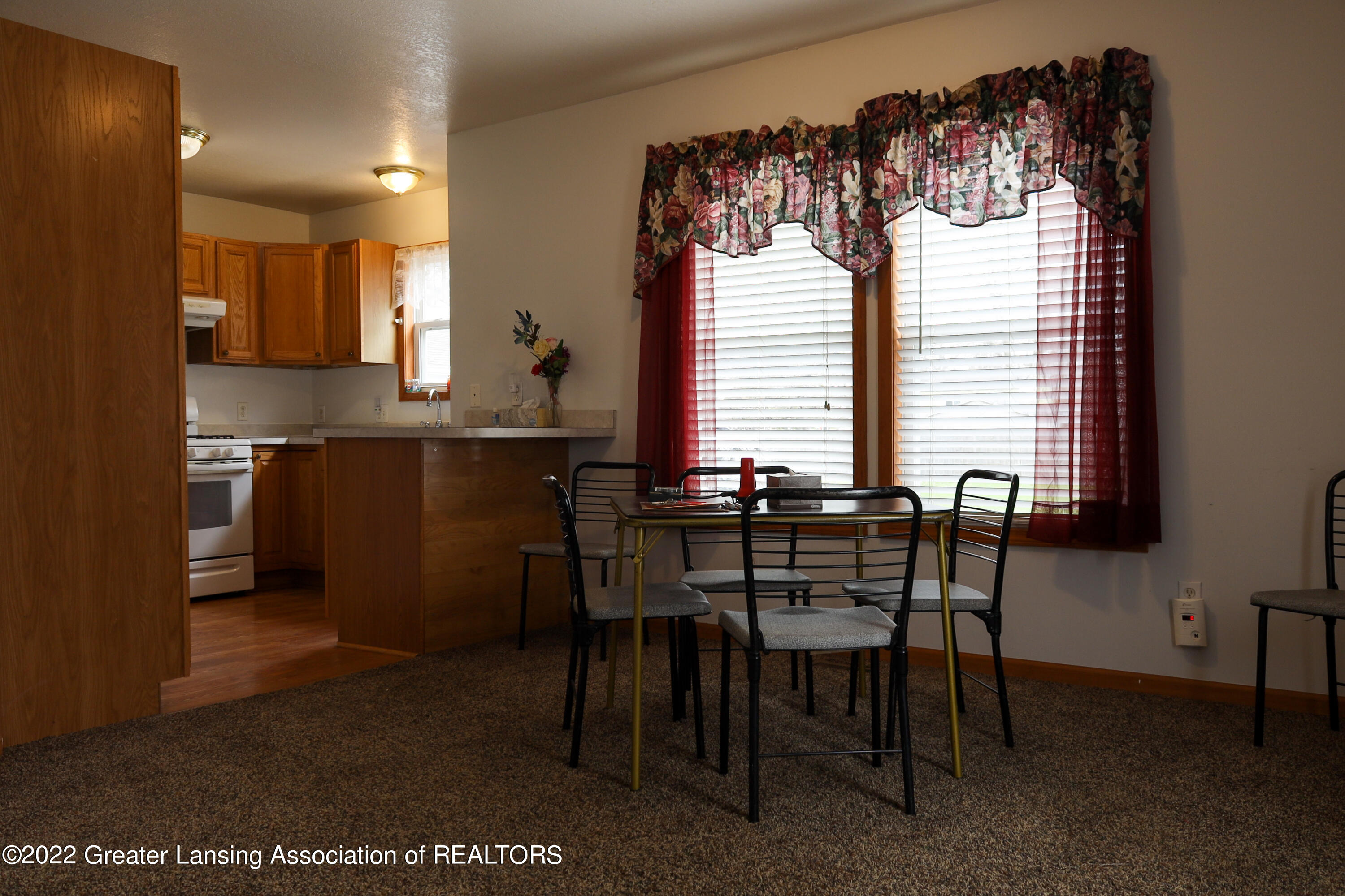 2330 West Jolly Road Lansing, MI 48911 - Photo 4 of 24 156A9607