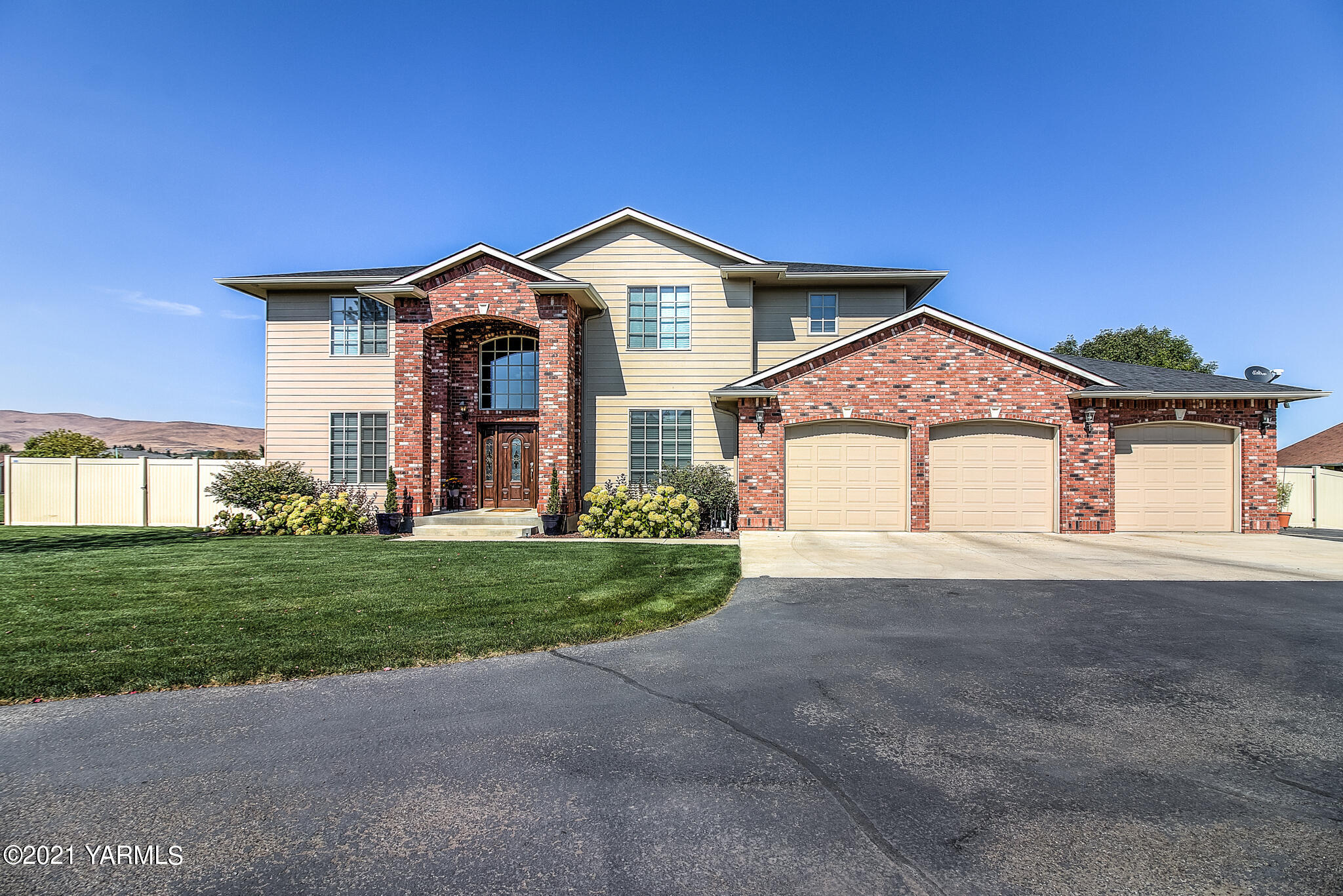 12001 West Barrett Road Yakima, WA 98908 - Photo 1 of 66 12001 W Barrett Road