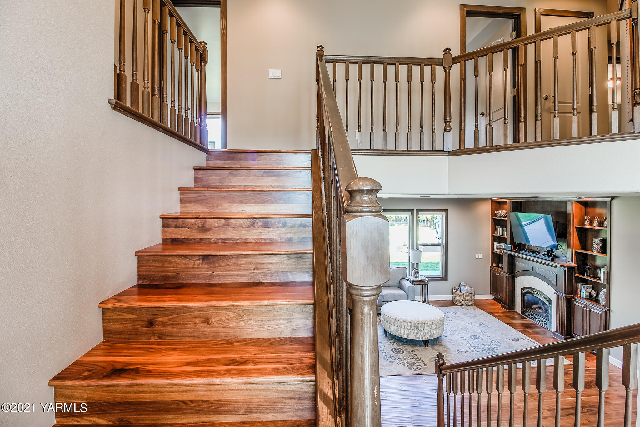 12001 West Barrett Road Yakima, WA 98908 - Photo 22 of 66 Stairway
