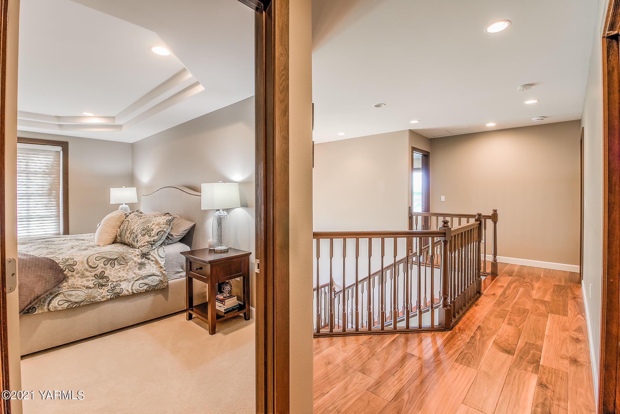 12001 West Barrett Road Yakima, WA 98908 - Photo 24 of 66 Stairway/Master