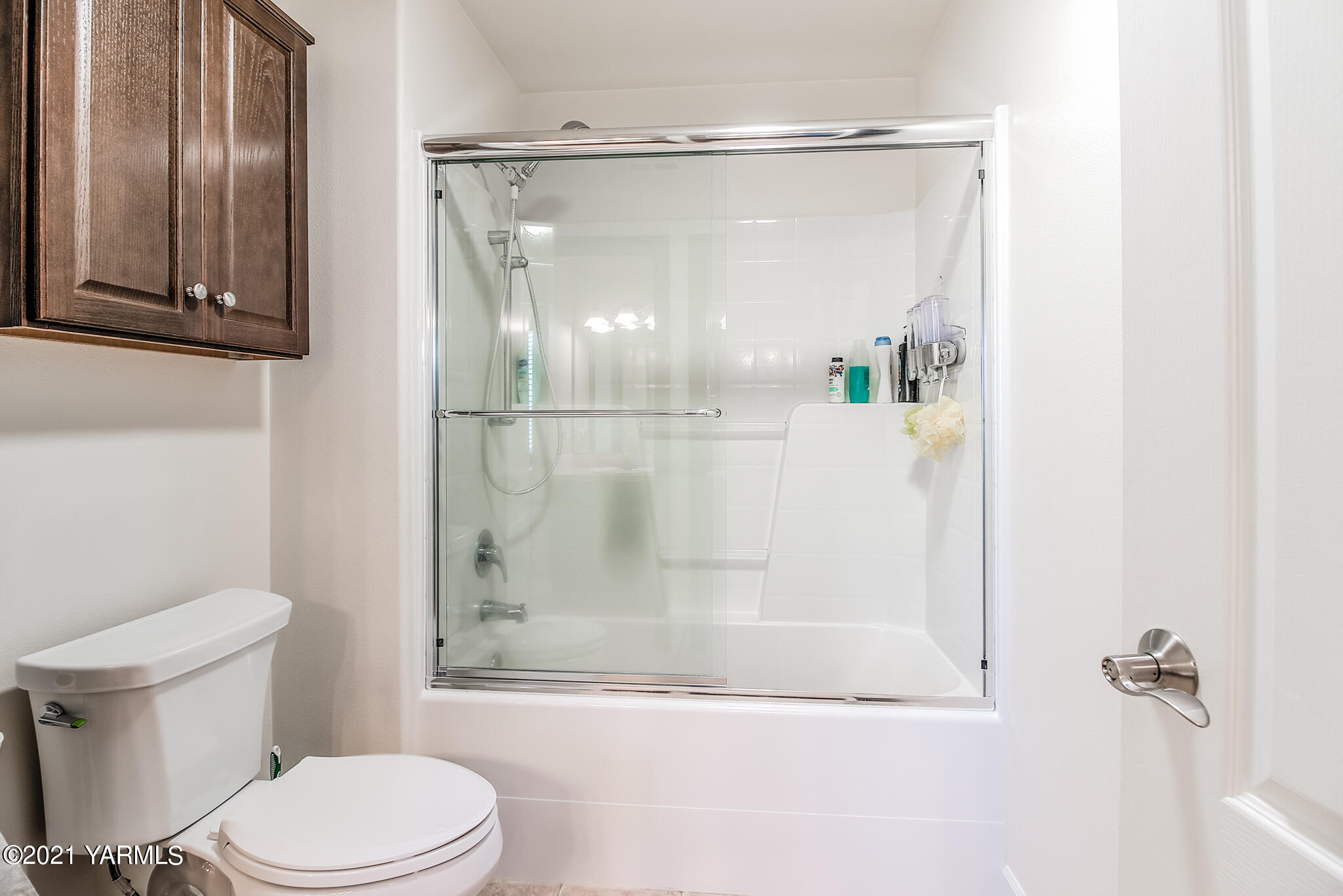 12001 West Barrett Road Yakima, WA 98908 - Photo 35 of 66 Bathroom