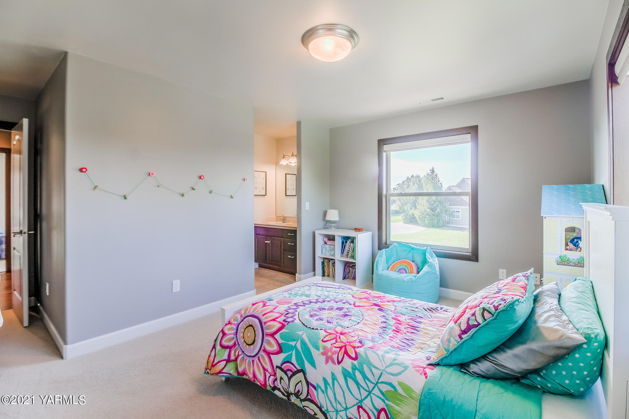 12001 West Barrett Road Yakima, WA 98908 - Photo 42 of 66 Bedroom