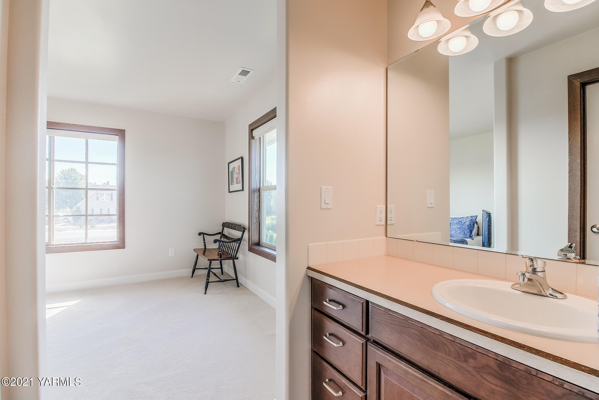 12001 West Barrett Road Yakima, WA 98908 - Photo 45 of 66 Bedroom