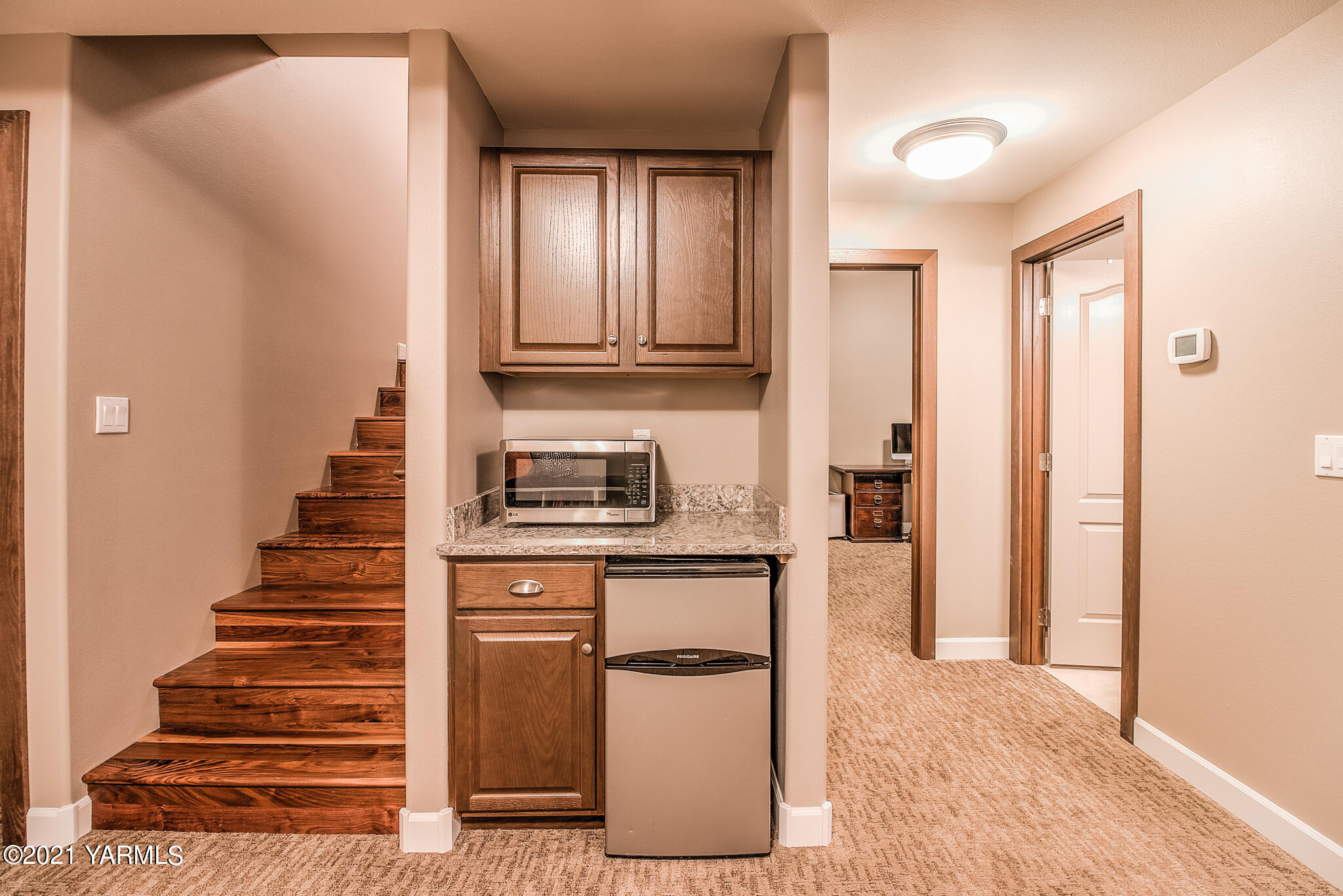 12001 West Barrett Road Yakima, WA 98908 - Photo 48 of 66 Downstairs Landing
